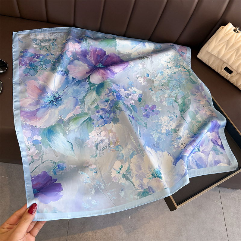 Foulard carré en soie imprimé  - Silk Neck Scarf avis et prix