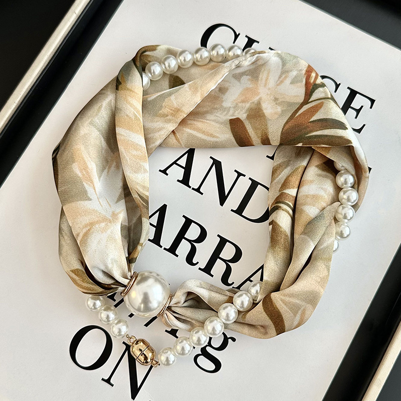 Écharpe en soie imprimée avec  - Silk Neck Scarf avis et prix