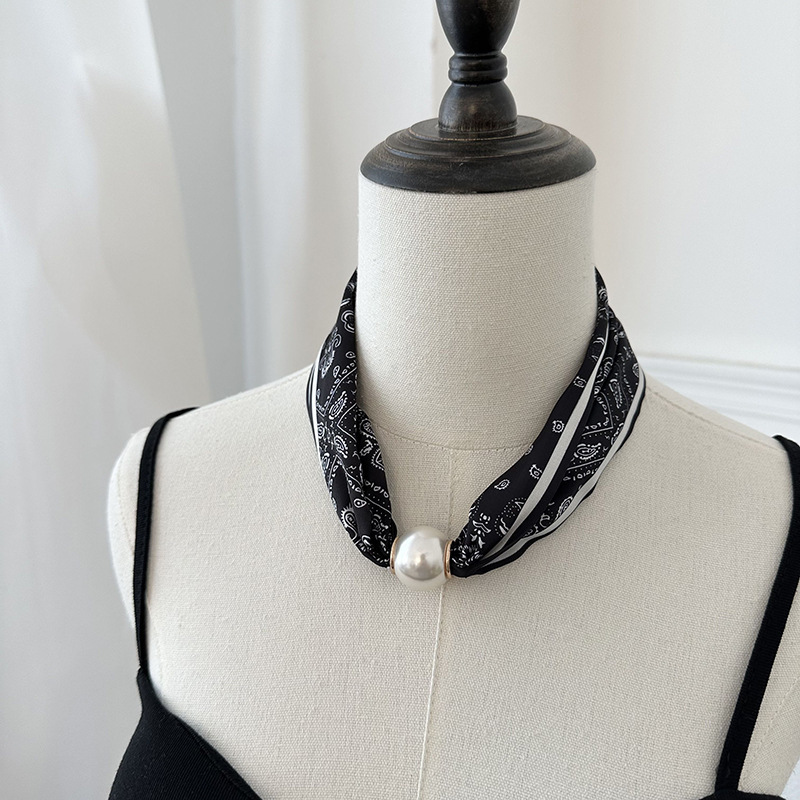 Écharpe en soie imprimée avec  - Silk Neck Scarf avis et prix
